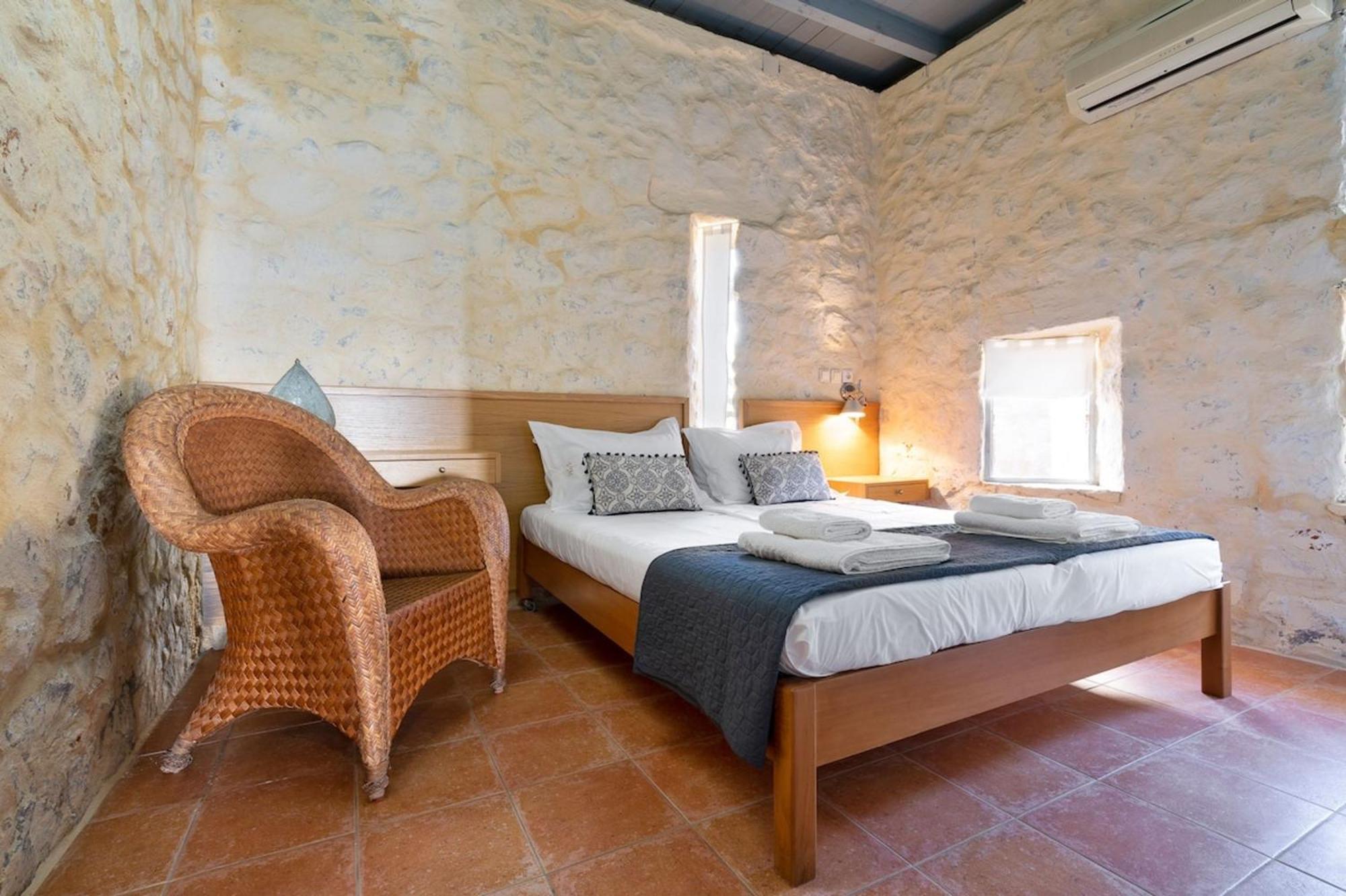 Villa Mediterranea, With Heated Pool Livadia  Kültér fotó