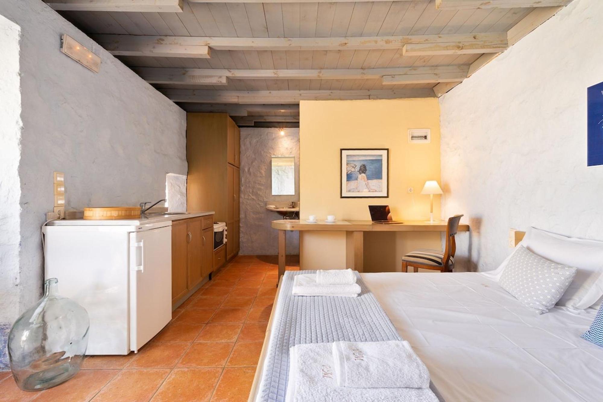 Villa Mediterranea, With Heated Pool Livadia  Kültér fotó