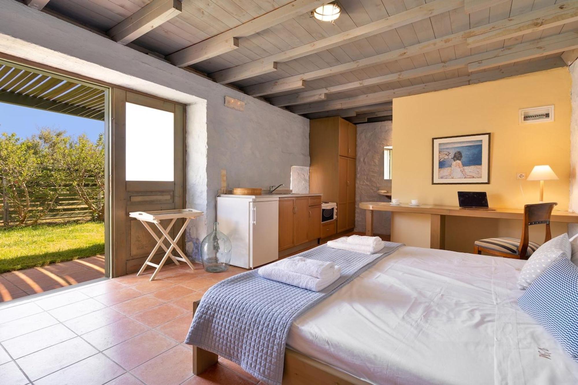 Villa Mediterranea, With Heated Pool Livadia  Kültér fotó
